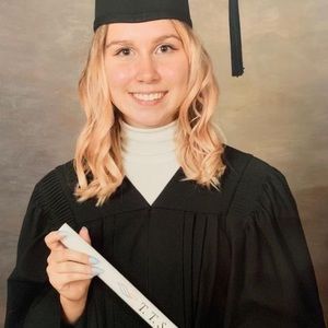 Meet your Posher, Roxanne